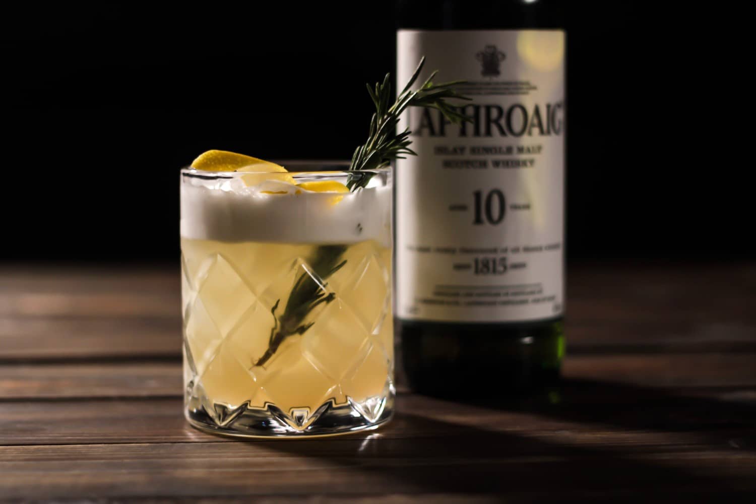 A glass of Whisy Sour, a whisky cocktail