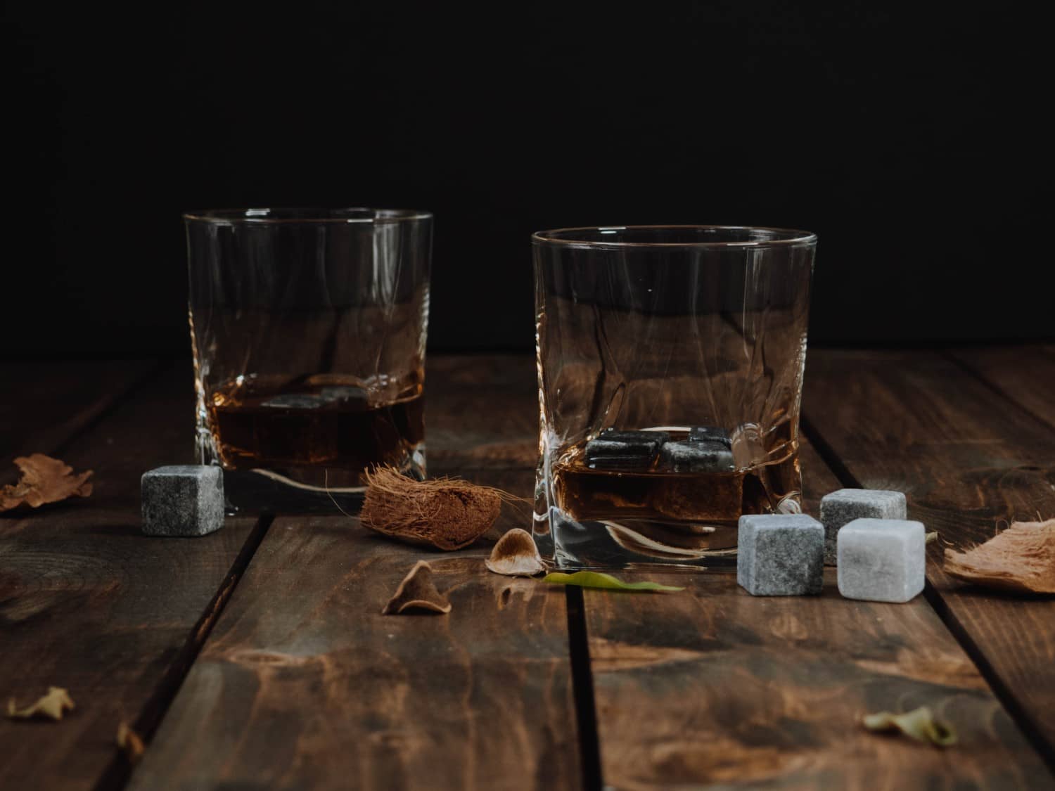 What are whisky stones and how to use them